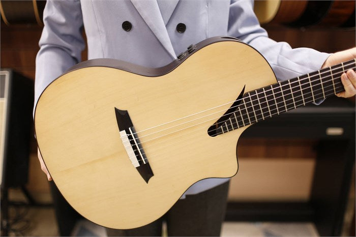 Martinez MS-14RS elektro-klassik gitara — arxa görünüş