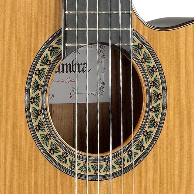 Alhambra 5 P CT E2 Nazik Korpus Elektro-Klassik Gitara
