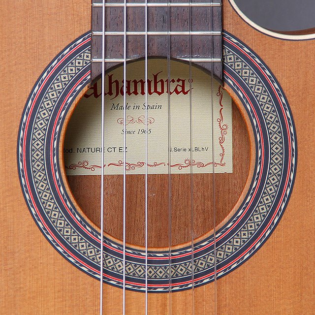 Alhambra Z-Nature CT EZ Nazik Korpus Elektro-Klassik Gitara
